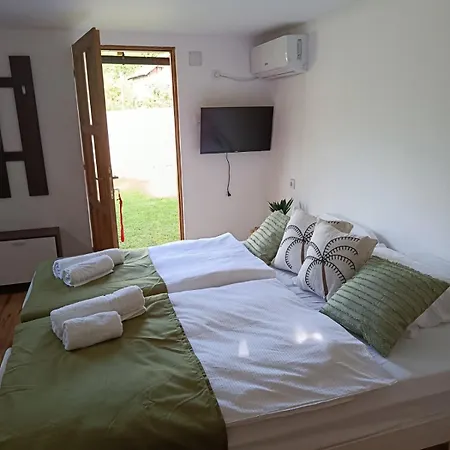 Apartment Smjestaj Na Selu Klara Ivisovo Greblje