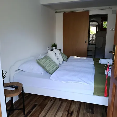 Apartment Smjestaj Na Selu Klara Ivisovo Greblje